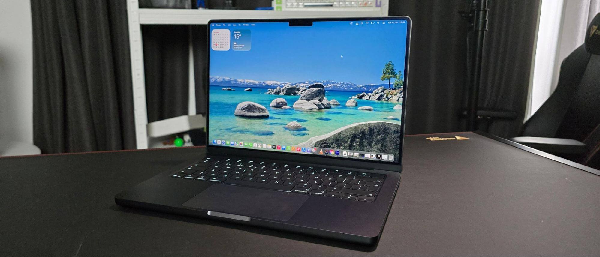 Apple MacBook Pro 14" M5